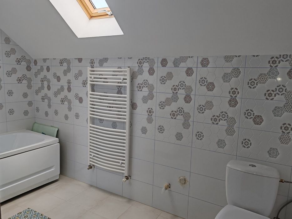 VAND,INCHIRIEZ casa la țară (Com.Predesti)