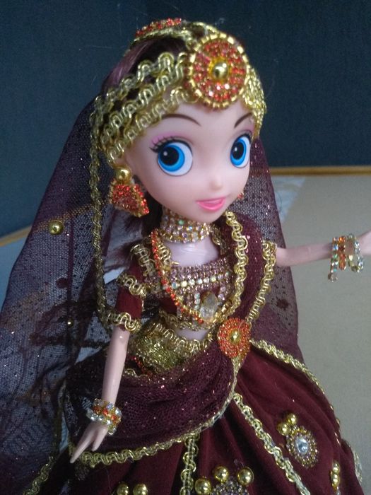 Кукла  в индийском национальном костюме