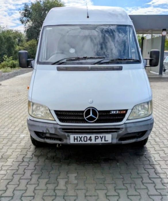 Продавам товарен бус Mercedes-Benz Sprinter 313 CDI двигател OM 611 (2.2 CDI) 2004 г., реални километри, като НОВ!!!