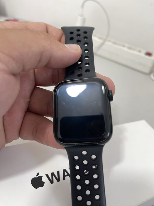 Продам Apple watch SE (Gen 2) 44 mm
