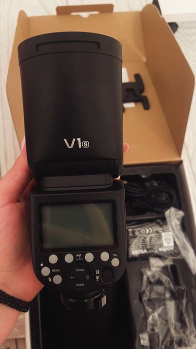 Vând Godox V1S pentru Sony – NOU, în cutie