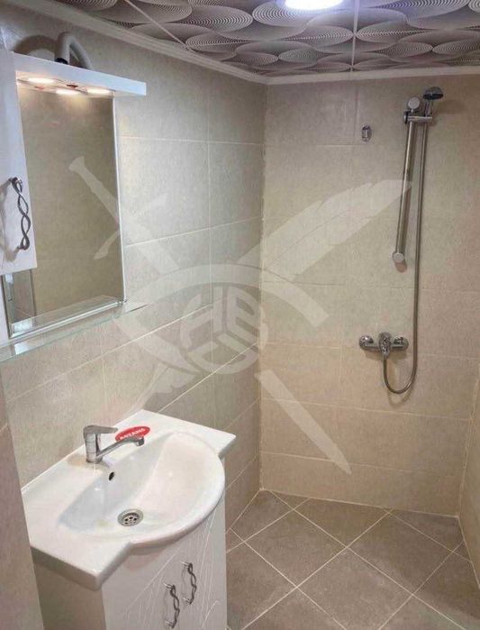 Дава се под наем Къща в Варна, Колхозен пазар - 50 кв.м за 300 € - Снимка #3