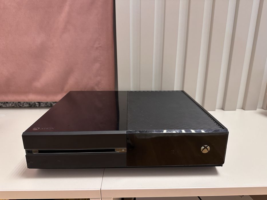 Xbox One -  500GB - NEFUNCTIONAL