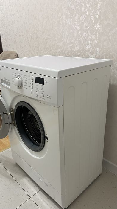 Продам стиральную машину LG