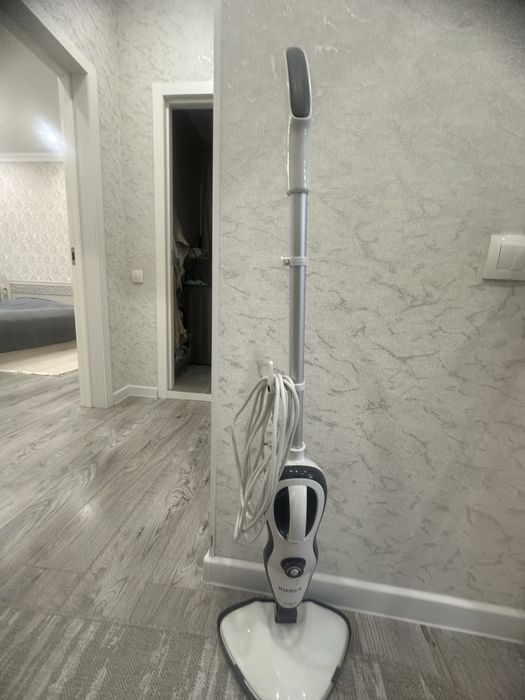 Продам паровую швабру Kitfort.