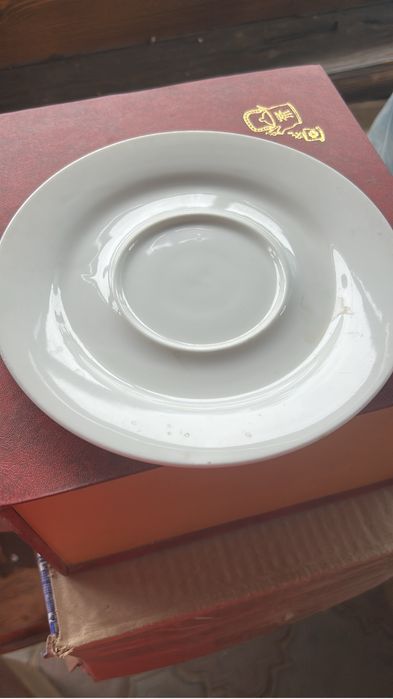 Белая посуда для кафе и ресторанов