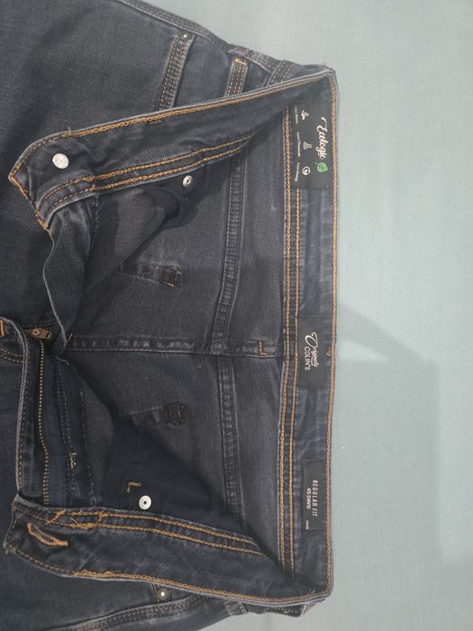 Blugi Colins Regular Fit