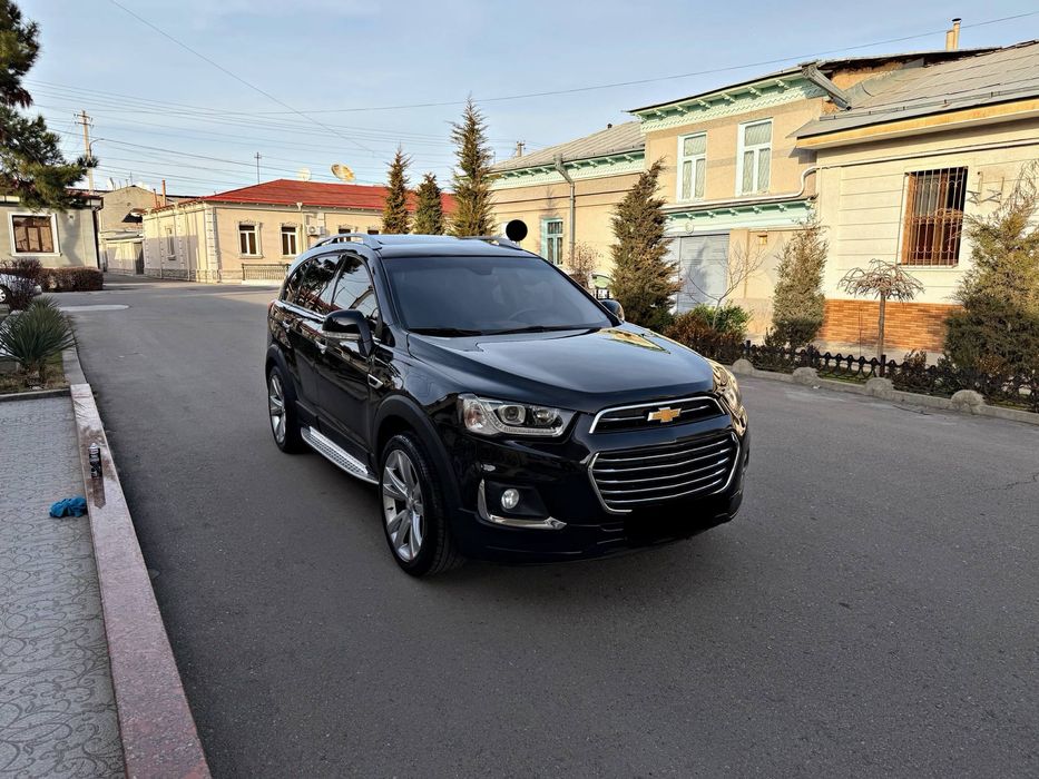 Каптива 2/4 Позиция Состаяние Идеално цвет Чорний Наварот