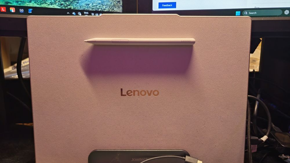 Lenovo Yoga 7 2-in-1, OLED touchscreen, Ultra 7 258V, 32GB RAM, 1TB, White Vegan Leather, Stylus Inclus, Garanție Sept 2028