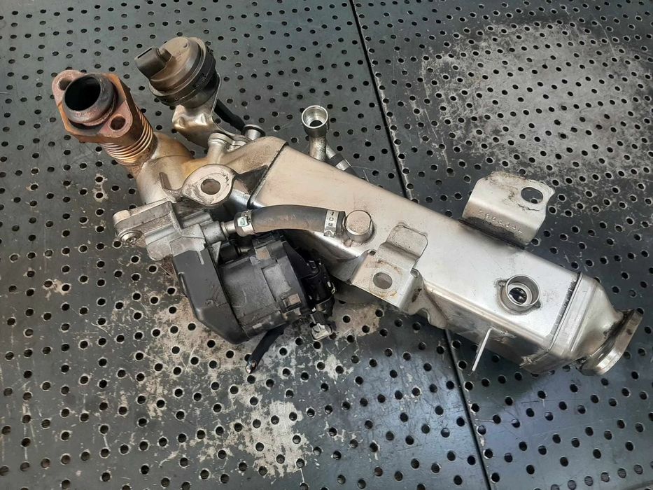 racitor gaze cu egr  2.0 d n47d20c bmw seria 3 f30  f31  7810751-07