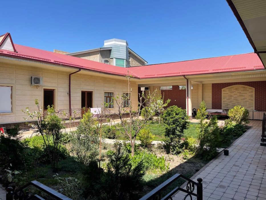 Продаётся дом, участок