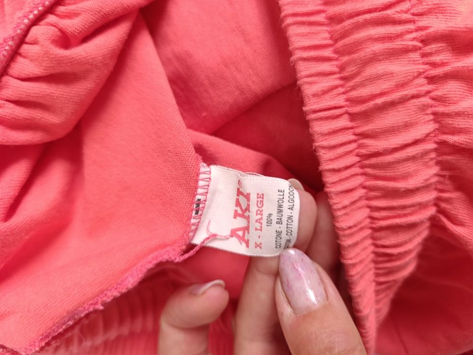 Pantaloni scurți corai