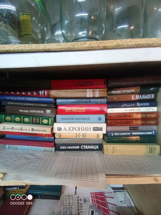 Продам книги, детективы