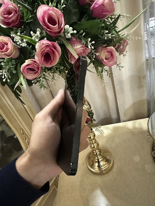 Продам IPhone 14 128gb