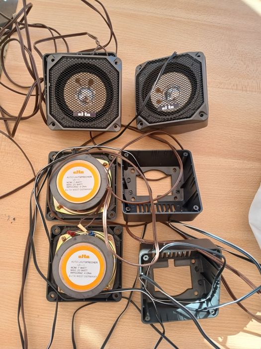 Casetofon  AutoVintage ICE și  4 boxe ani 80-90 la 220euro