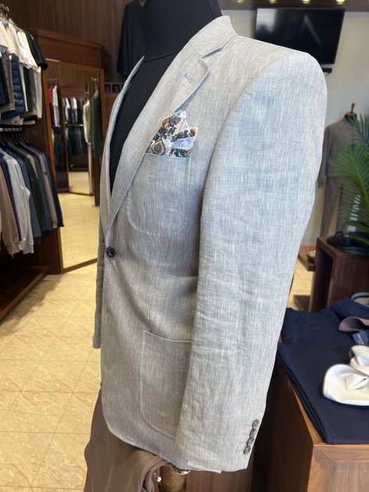 Pidjak sotiladi srochno