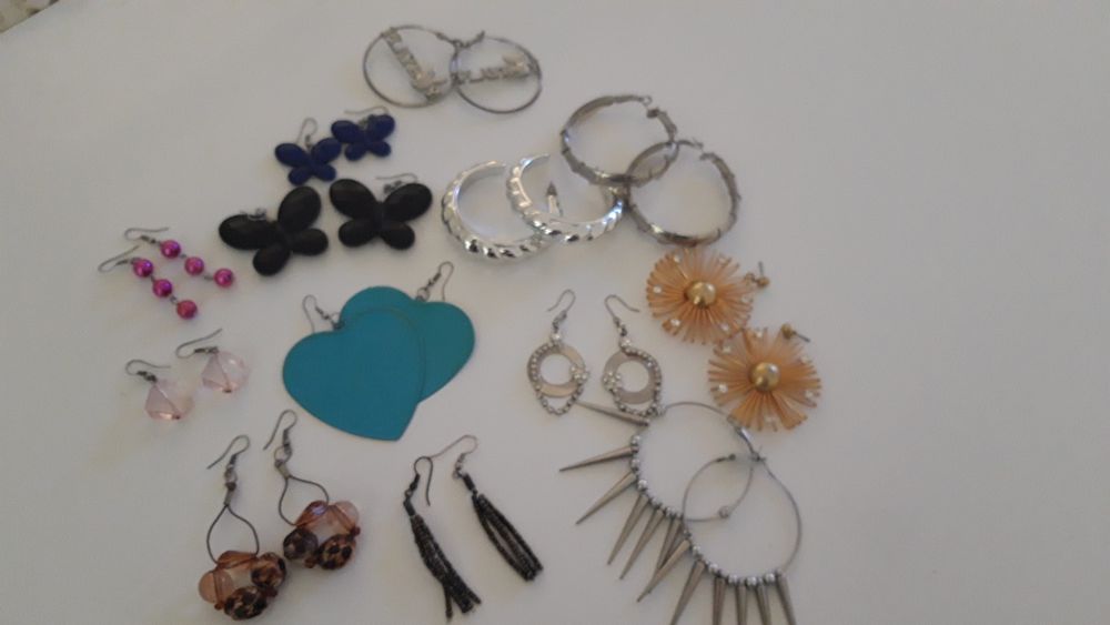 Обеци над 20 вида