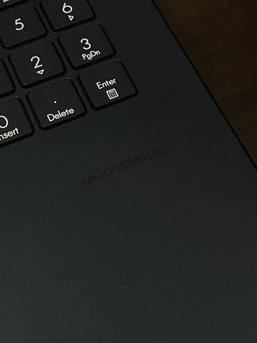 ASUS VivoBook E510 4/256GB SSD / Отличный для учебы и работы