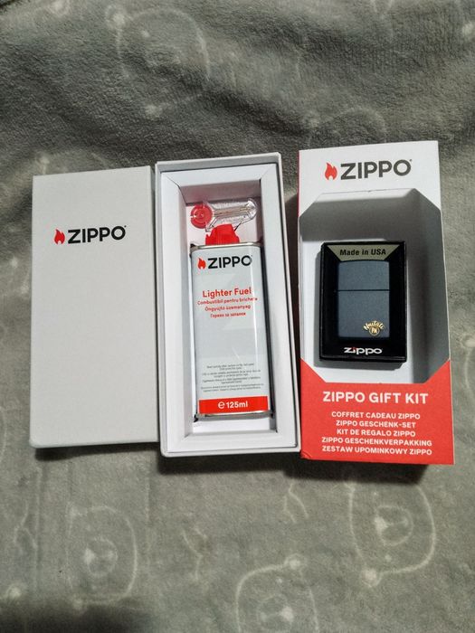 Brichetă Zippo made USA + combustibil, nouă, în cutie , vând/schimb