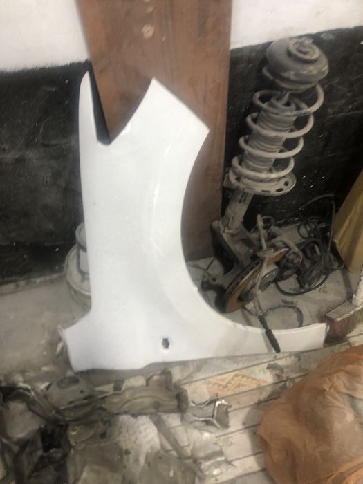 Пежо 301 крыло правый