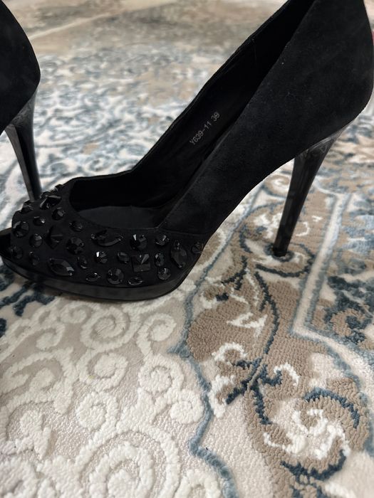 Замшевый черный туфля