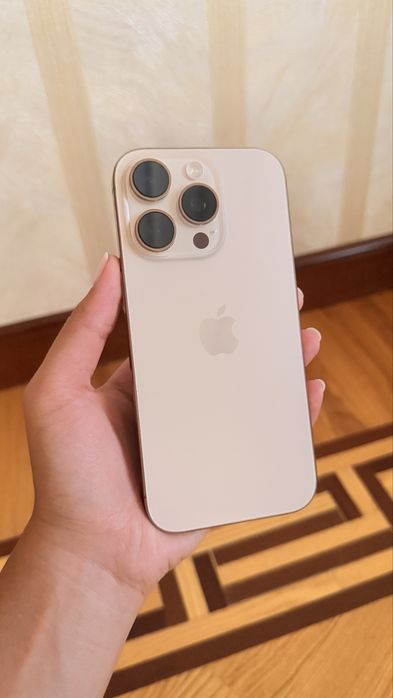Iphone 16 pro , Desert Titanium