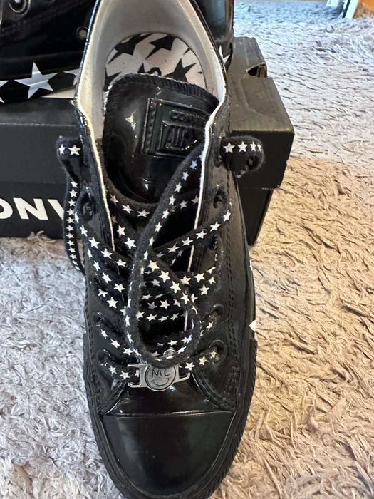 Черни гуменки convers