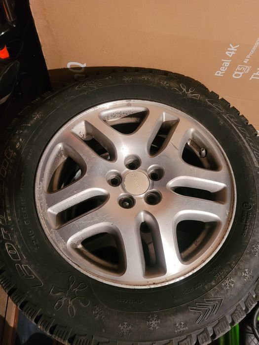 Продам резину с дисками 215/65 R16