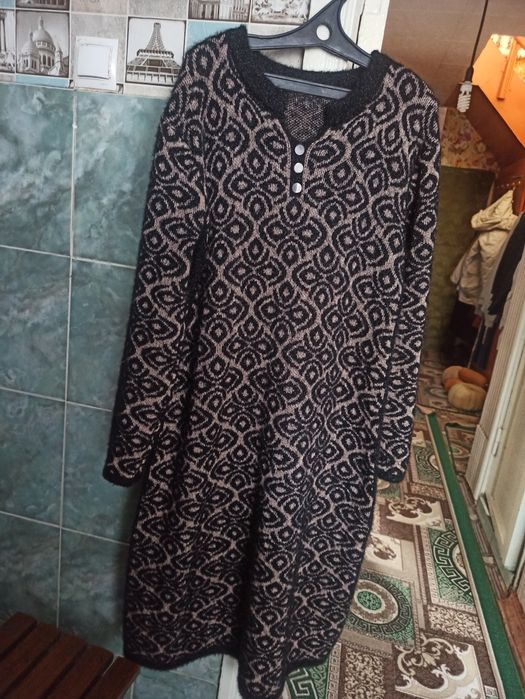 Продам трикотажное платье 56/58 размер очень теплое