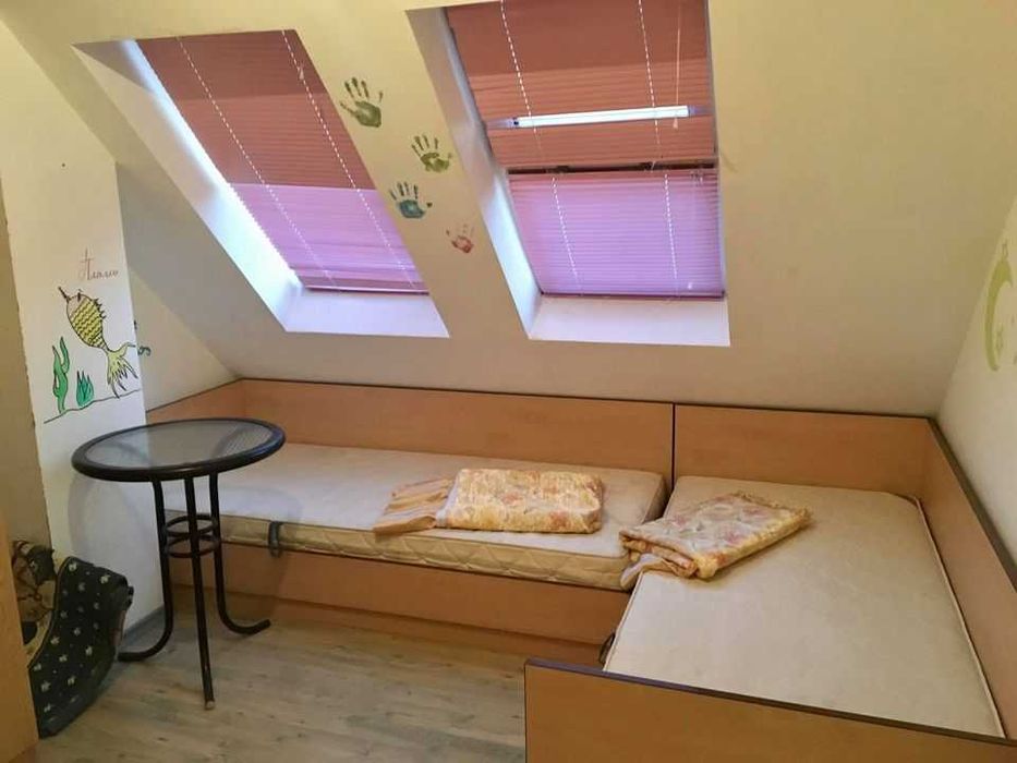 Дава се под наем Тристаен апартамент в Бургас, Меден рудник - зона А - 107 кв.м за 178.5 € - Снимка #1