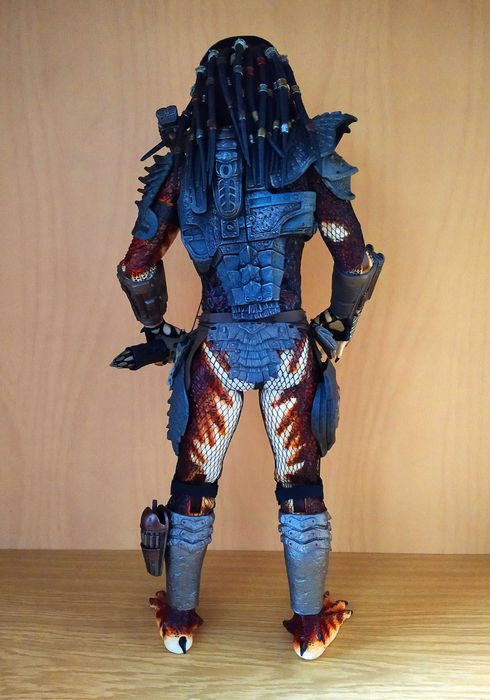 Екшън фигури NECA 1/4 Jungle & City Hunter Predator LED