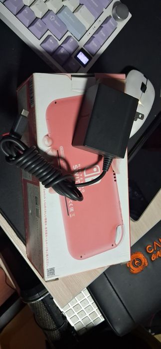 Продам Nintendo Switch Lite