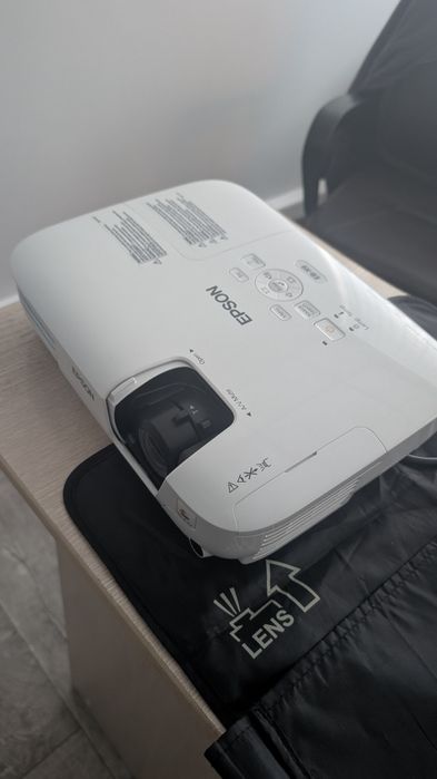 Продам проектор Epson EB-X9