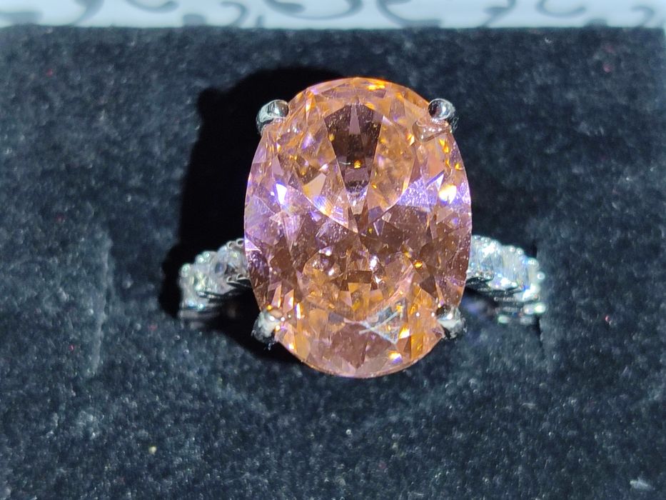 Уникален сребърен пръстен с  морганит