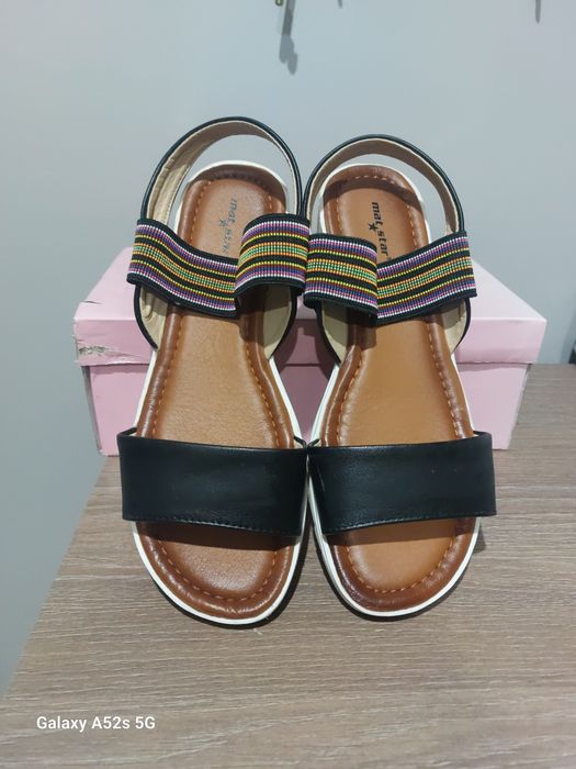 Сандали 39 номер