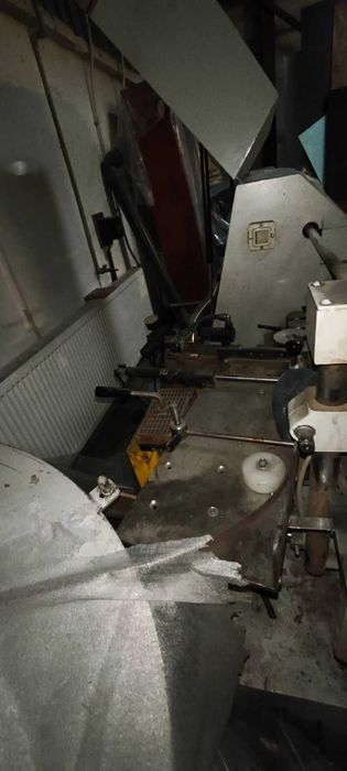 Кантиращата машина модел Cehisa Rapid EP-7.