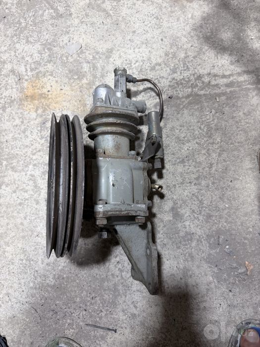 Продам компрессор газ 66,