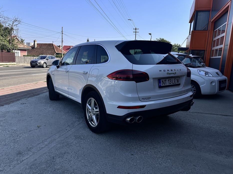 Porsche Cayenne  S Hybrid Plug In
