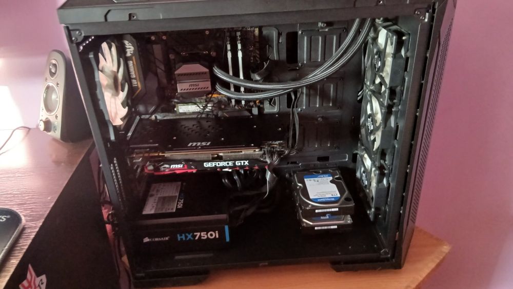 Vând Gtx 1080 TI în perfecta stare de functionare