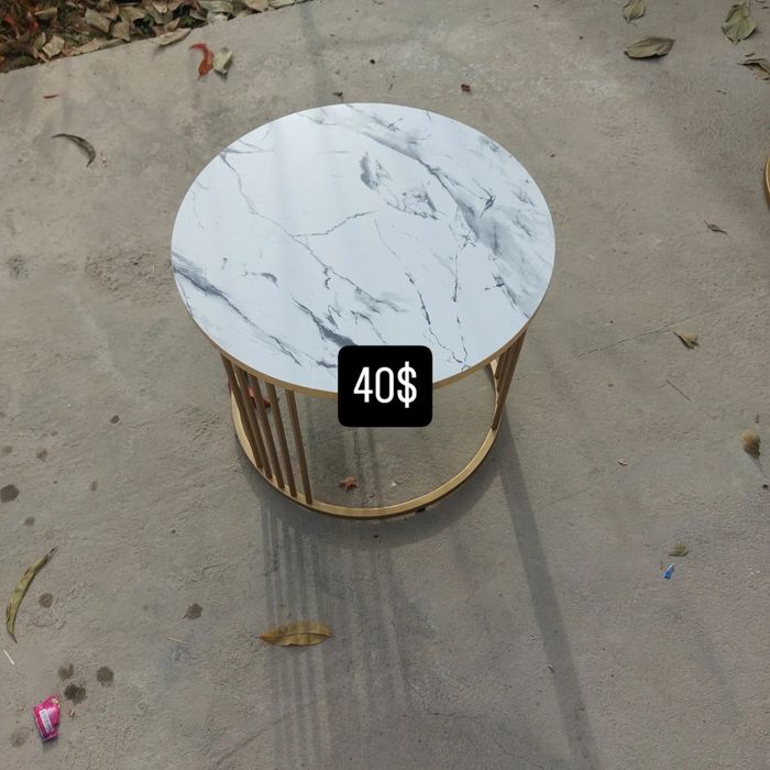 Jurnalniy stol (jurnal, kofe, chaq chuq, gullar, va,x)