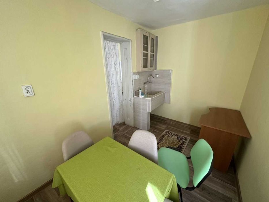 Дава се под наем Етаж от къща в Пловдив, Център - 90 кв.м за 498.27 € - Снимка #4