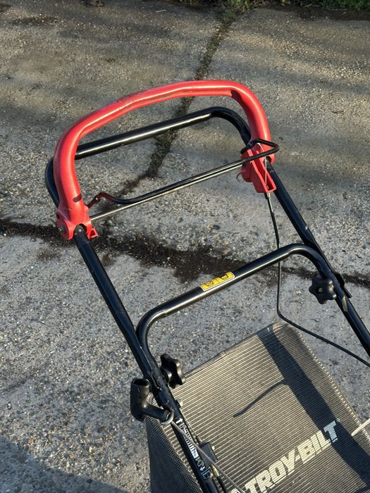 Бензинова самоходна косачка  MTD