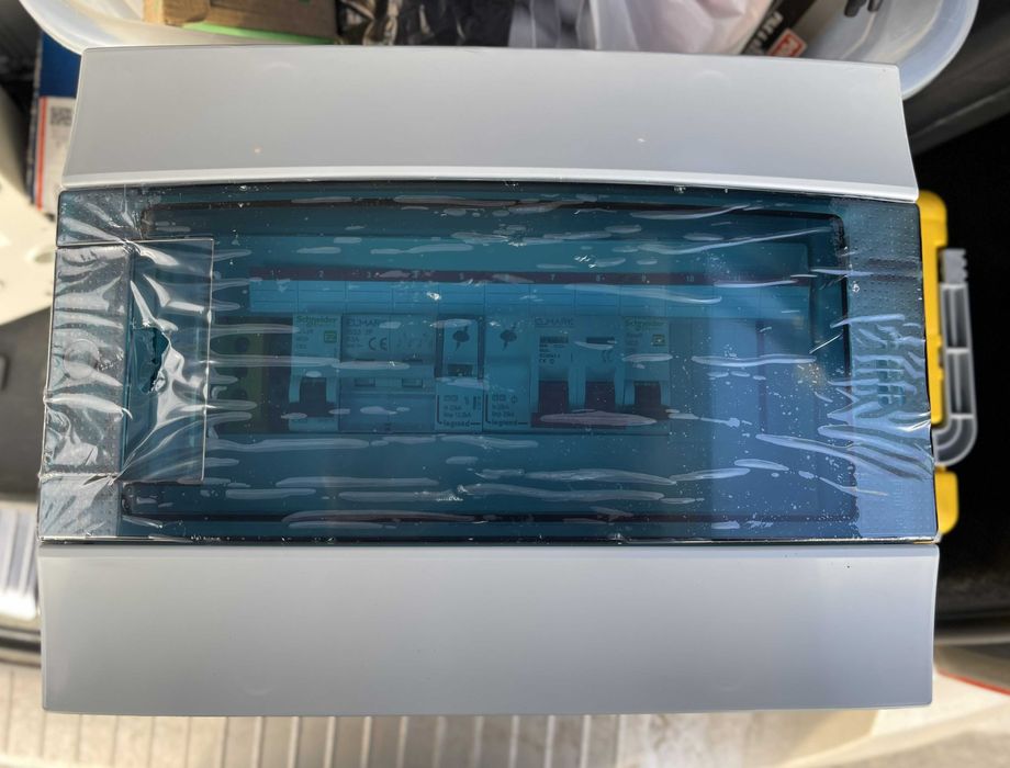 Професионални AC/DC Табла за Соларни Системи и Фотоволтаици