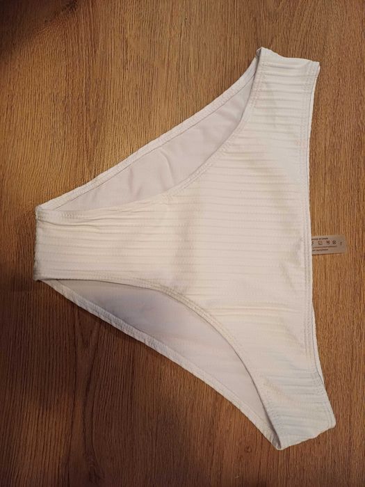 Ново долнище на бански / L