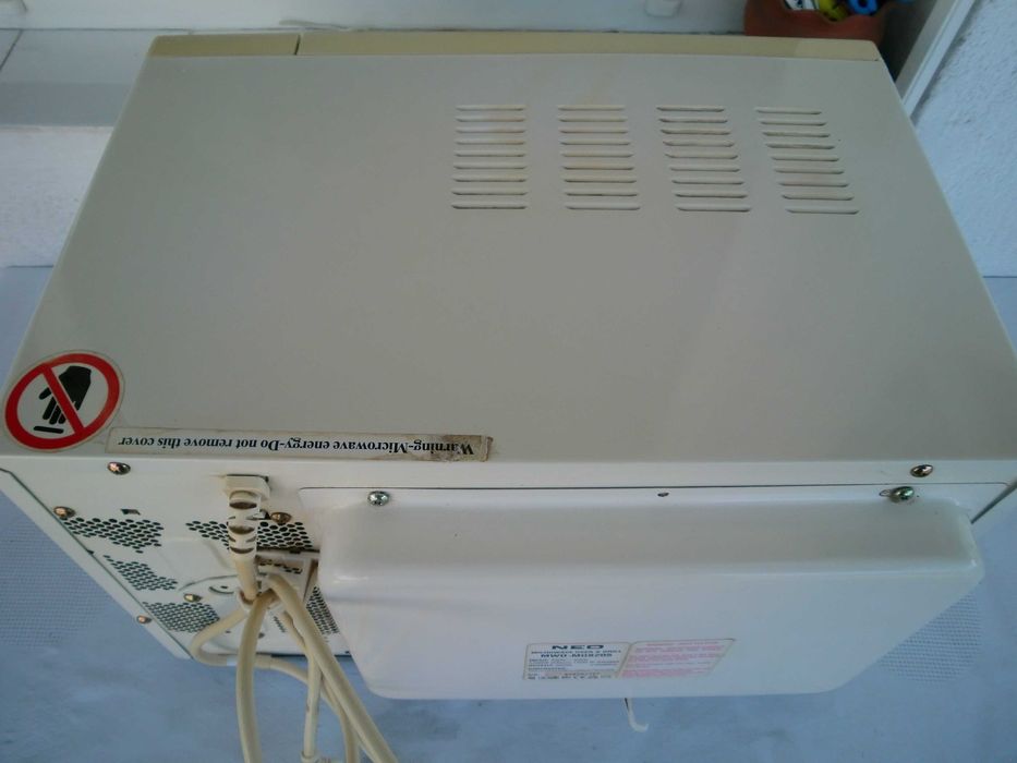 Микровълнова печка NEO MWO-MG8205 с грил