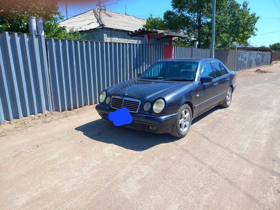 Продаётся мерседес 210 авангард