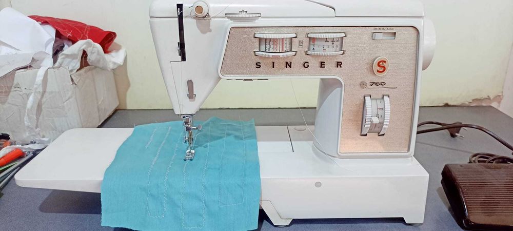 Masina de cusut Singer 760