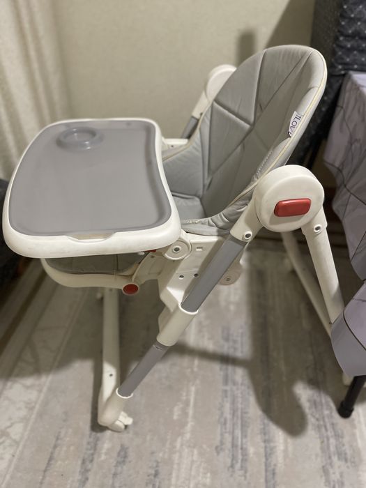 Стол для кормление