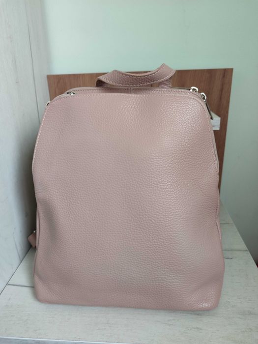 Едноцветни кожени раници