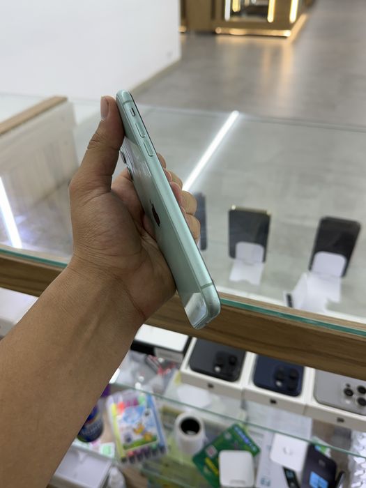 iphone 11 в идеальном состояний